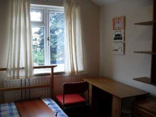 Image of 4 bedroom House Share to rent in Tiverton Road Selly Oak Birmingham B29 at Selly Oak Bristol Selly Oak, B29 6BU