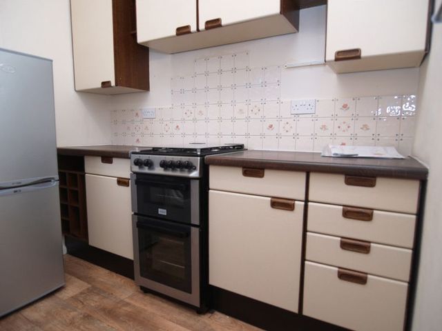  Image of 3 bedroom Terraced house to rent in Cedars Road London N21 at Cedars Road  Winchmore Hill, N21 3HB