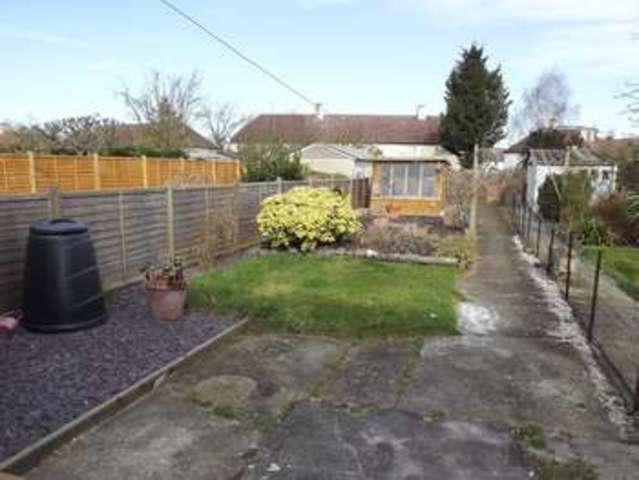  Image of 3 bedroom Terraced house for sale in Tolworth Road Tolworth Surbiton KT6 at Tolworth Surrey Tolworth, KT6 7SZ