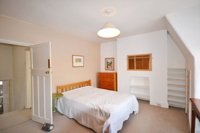  Image of 4 bedroom Flat to rent in Topsfield Parade Tottenham Lane London N8 at Topsfield Parade  Crouch End, N8 8QA