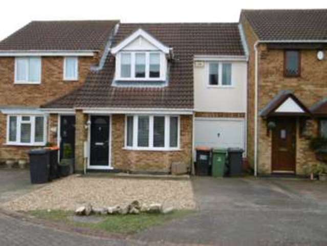 Image of 3 bedroom Property to rent in Troon Gardens Luton LU2 at Troon Gardens  LUTON, LU2 7GB