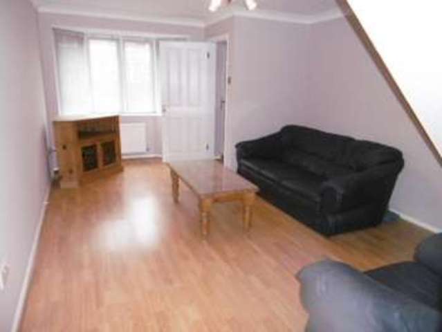  Image of 3 bedroom Property to rent in Troon Gardens Luton LU2 at Troon Gardens  LUTON, LU2 7GB