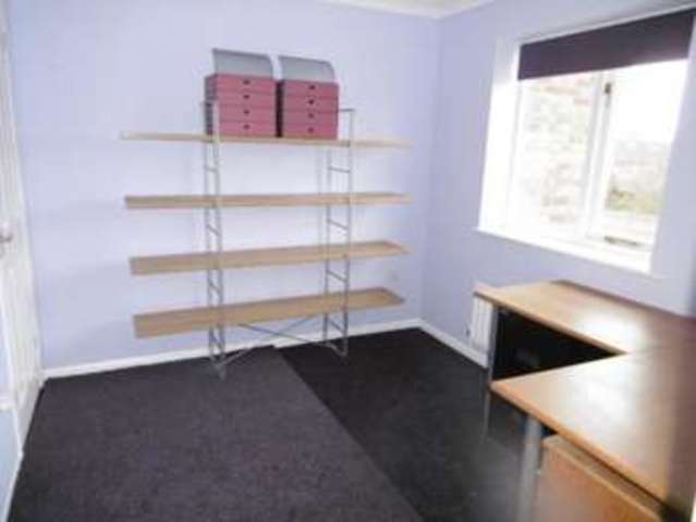 Image of 3 bedroom Property to rent in Troon Gardens Luton LU2 at Troon Gardens  LUTON, LU2 7GB