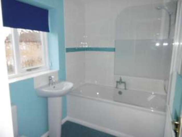  Image of 3 bedroom Property to rent in Troon Gardens Luton LU2 at Troon Gardens  LUTON, LU2 7GB
