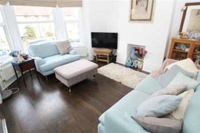  Image of 2 bedroom Flat to rent in Verdant Lane London SE6 at London, SE6 1LG