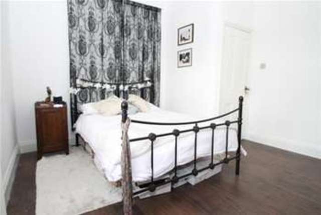  Image of 2 bedroom Flat to rent in Verdant Lane London SE6 at London, SE6 1LG
