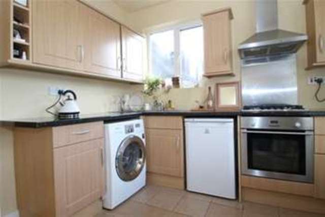  Image of 2 bedroom Flat to rent in Verdant Lane London SE6 at London, SE6 1LG