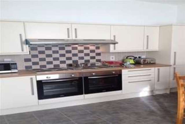  Image of 1 bedroom Flat to rent in Victoria Road Walton-Le-Dale Preston PR5 at Preston, PR5 4AB
