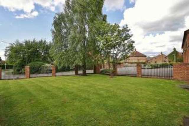  Image of 1 bedroom Flat for sale in Mcmullan Close Wallingford OX10 at Mcmullan Close  Wallingford, OX10 0LQ