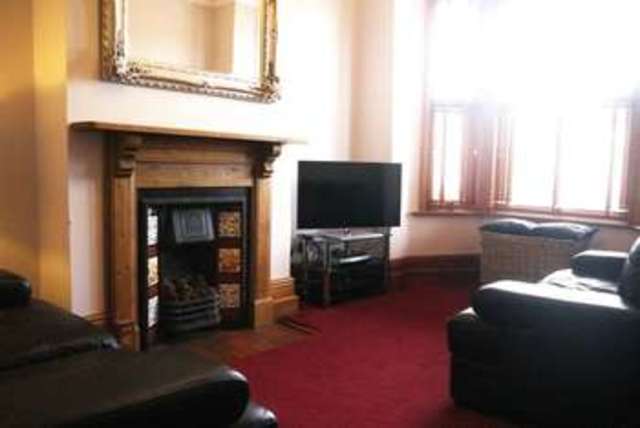  Image of 4 bedroom Semi-Detached house for sale in Wanlip Road Syston Leicester LE7 at Wanlip Road  Syston, LE7 1PB