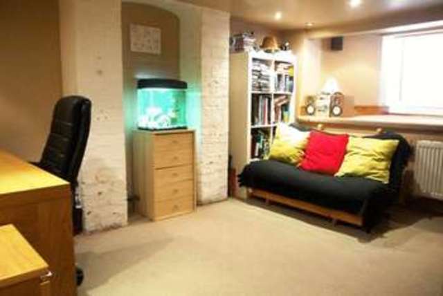  Image of 4 bedroom Semi-Detached house for sale in Wanlip Road Syston Leicester LE7 at Wanlip Road  Syston, LE7 1PB
