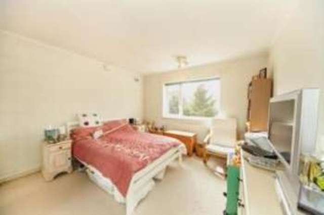  Image of 2 bedroom Flat for sale in Copers Cope Road Beckenham BR3 at 28 Copers Cope Road Beckenham Beckenham, BR3 1NQ