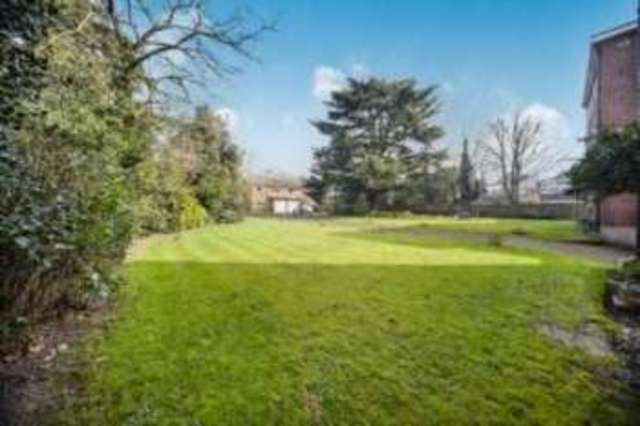  Image of 2 bedroom Flat for sale in Copers Cope Road Beckenham BR3 at 28 Copers Cope Road Beckenham Beckenham, BR3 1NQ
