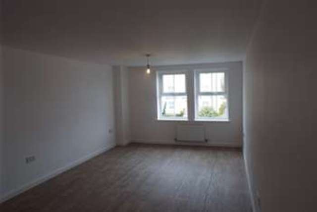  Image of 2 bedroom Flat to rent in Chester Road Warrington WA4 at Warrington, WA4 6ES
