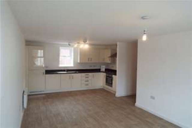  Image of 2 bedroom Flat to rent in Chester Road Warrington WA4 at Warrington, WA4 6ES