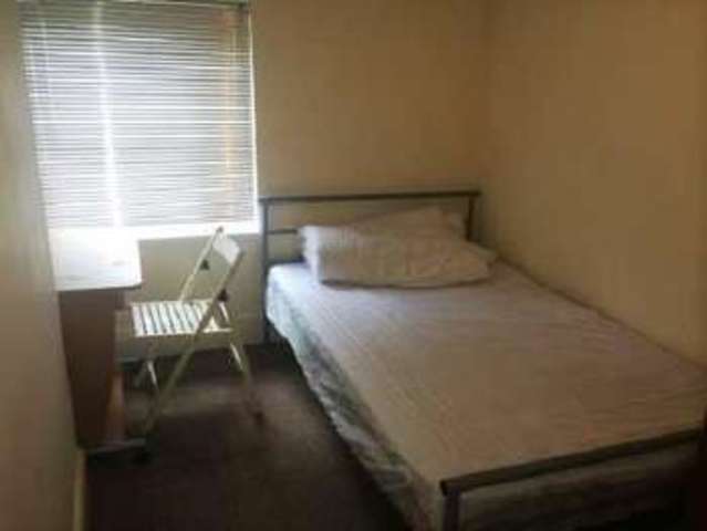  Image of 4 bedroom House Share to rent in Warwards Lane Stirchley Birmingham B29 at Selly Oak Bristol Selly Oak, B29 7QR
