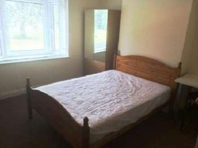  Image of 4 bedroom House Share to rent in Warwards Lane Stirchley Birmingham B29 at Selly Oak Bristol Selly Oak, B29 7QR