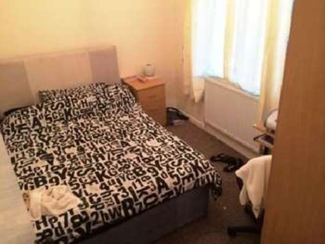 Image of 6 bedroom House Share to rent in Warwards Lane Stirchley Birmingham B29 at Selly Oak Bristol Selly Oak, B29 7RD