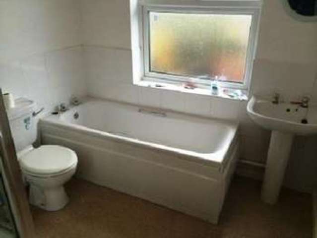  Image of 6 bedroom House Share to rent in Warwards Lane Stirchley Birmingham B29 at Selly Oak Bristol Selly Oak, B29 7RD