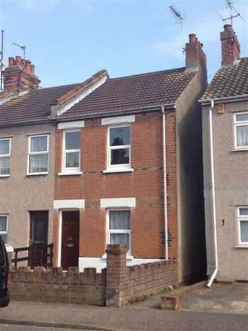  Image of 2 bedroom Detached house to rent in Warwick Road Clacton-on-Sea CO15 at Warwick Road  Clacton-On-Sea, CO15 3BY