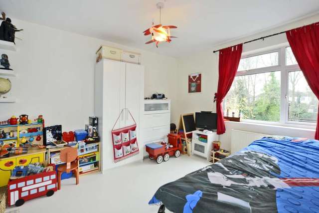  Image of 2 bedroom Maisonette for sale in Warwick Road Thames Ditton KT7 at Warwick Road  Thames Ditton, KT7 0PR