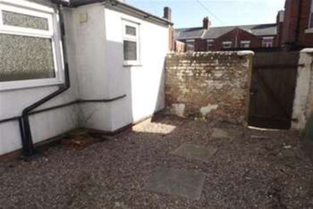  Image of 1 bedroom Flat to rent in Wellington Road Ashton-on-Ribble Preston PR2 at Preston, PR2 1BU