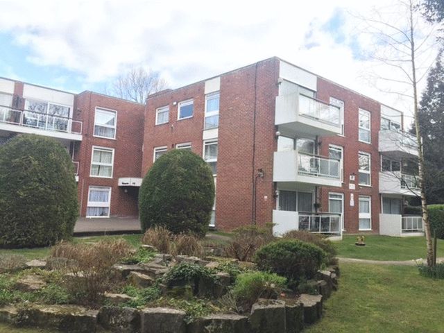  Image of 2 bedroom Flat to rent in Wellington Road Bournemouth BH8 at Wellington Road  Bournemouth, BH8 8JJ