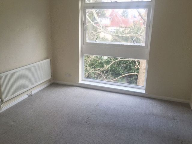  Image of 2 bedroom Flat to rent in Wellington Road Bournemouth BH8 at Wellington Road  Bournemouth, BH8 8JJ