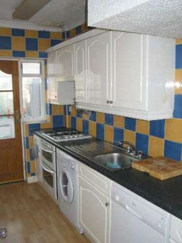  Image of 3 bedroom House Share to rent in Weoley Avenue Selly Oak Birmingham B29 at Selly Oak Bristol Selly Oak, B29 6PP