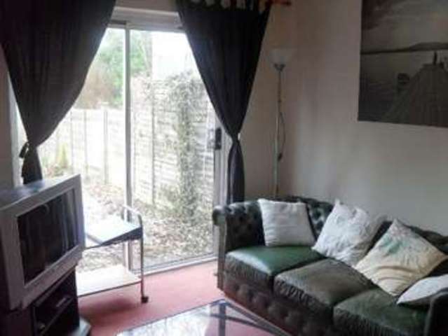  Image of 4 bedroom House Share to rent in Weoley Avenue Selly Oak Birmingham B29 at Selly Oak Bristol Selly Oak, B29 6PU