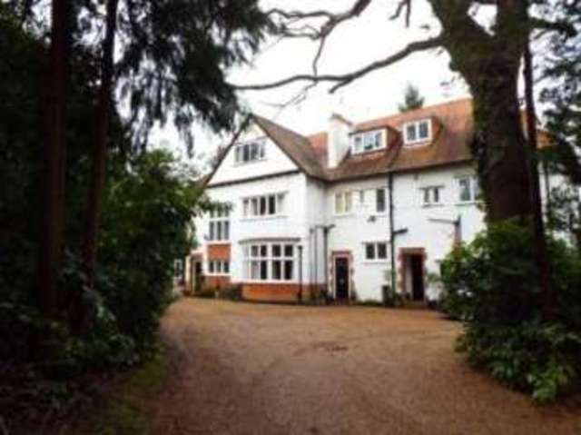 Image of 3 bedroom Maisonette for sale in Old Woking Road West Byfleet KT14 at West Byfleet Surrey West Byfleet, KT14 6HU