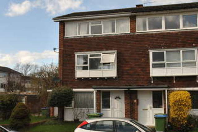  Image of 2 bedroom Maisonette for sale in Coppsfield West Molesey KT8 at Coppsfield  West Molesey, KT8 1SN