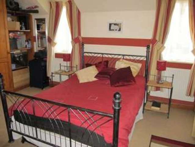  Image of 4 bedroom Terraced house for sale in Hedge Close Weston-super-Mare BS22 at Hedge Close  Weston-Super-Mare, BS22 6DW