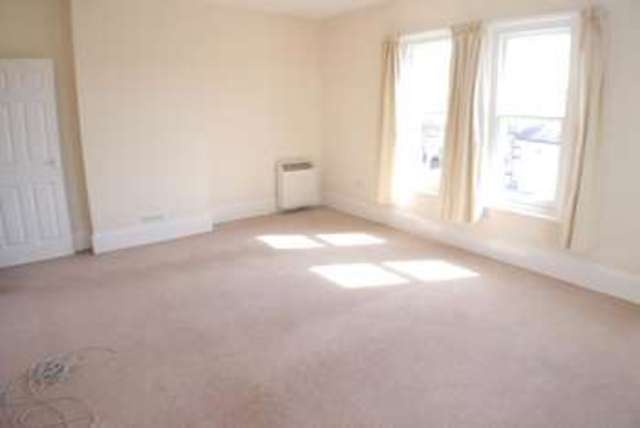  Image of 2 bedroom Flat to rent in Seamoor Road Westbourne Bournemouth BH4 at Westbourne Bournemouth, BH4 9AS