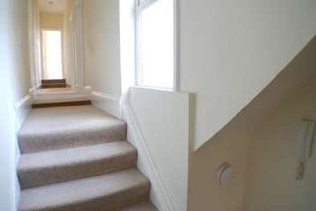  Image of 2 bedroom Flat to rent in Seamoor Road Westbourne Bournemouth BH4 at Westbourne Bournemouth, BH4 9AS