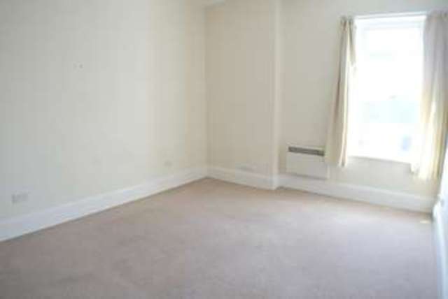  Image of 2 bedroom Flat to rent in Seamoor Road Westbourne Bournemouth BH4 at Westbourne Bournemouth, BH4 9AS
