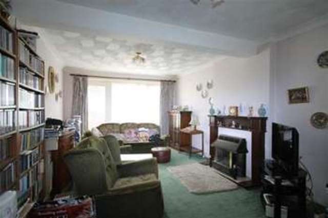  Image of 2 bedroom Property for sale in Western Road Sompting Lancing BN15 at Sompting, BN15 9TL