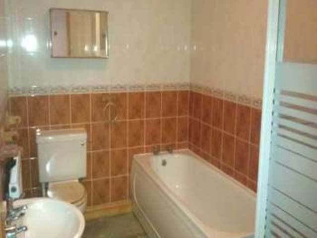  Image of 2 bedroom Flat to rent in Whitecross Road Weston-super-Mare BS23 at Weston-super-Mare North Somerset Weston-super-Mare, BS23 1EN
