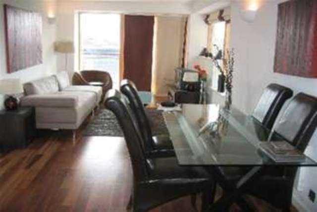 Image of 2 bedroom Flat to rent in Riverside Way Leeds LS1 at Leeds, LS1 4EE