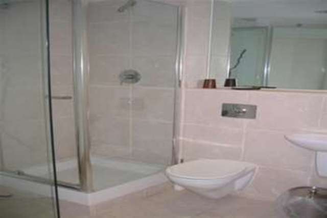  Image of 2 bedroom Flat to rent in Riverside Way Leeds LS1 at Leeds, LS1 4EE