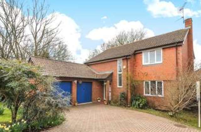  Image of 4 bedroom Detached house for sale in Wilmot Close Binfield Bracknell RG42 at Binfield Binfield, RG42 4LR