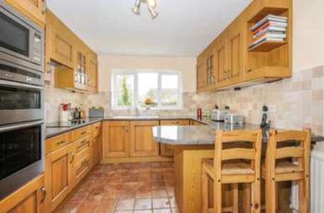 Image of 4 bedroom Detached house for sale in Wilmot Close Binfield Bracknell RG42 at Binfield Binfield, RG42 4LR