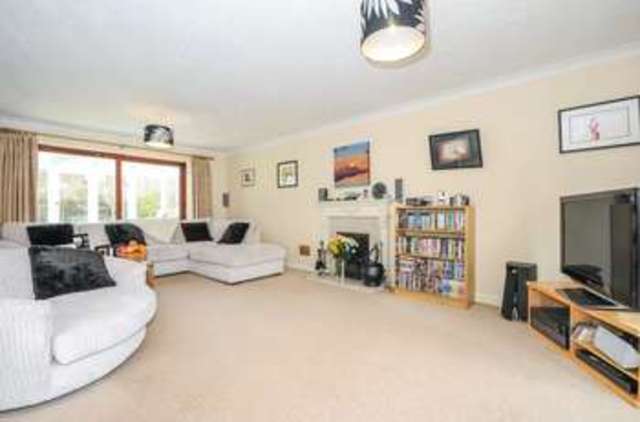  Image of 4 bedroom Detached house for sale in Wilmot Close Binfield Bracknell RG42 at Binfield Binfield, RG42 4LR