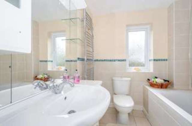  Image of 4 bedroom Detached house for sale in Wilmot Close Binfield Bracknell RG42 at Binfield Binfield, RG42 4LR