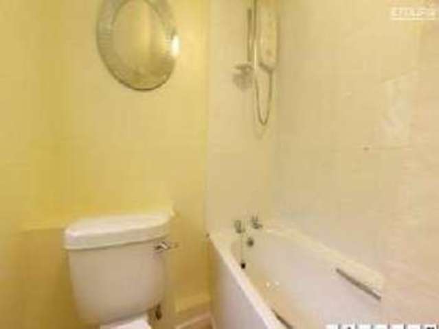 Image of 4 bedroom House Share to rent in Windsor Street Beeston Nottingham NG9 at Beeston Bristol Beeston, NG9 2BW