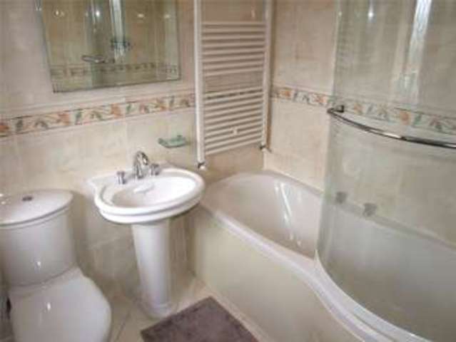  Image of 4 bedroom Detached house for sale in Winnersh Gate Winnersh Wokingham RG41 at Winnersh Wokingham Winnersh, RG41 5PL