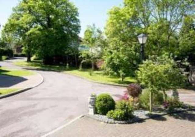  Image of 5 bedroom Detached house for sale in Wirral Wood Close Chislehurst BR7 at Chislehurst  Chislehurst, BR7 5BJ