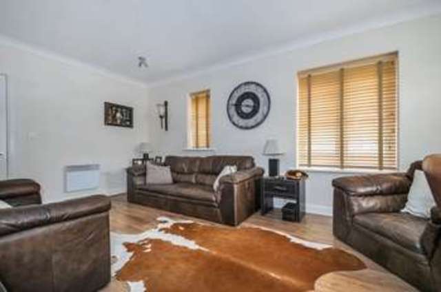  Image of 2 bedroom Flat for sale in Wolage Drive Grove Wantage OX12 at Wolage Drive Grove Wantage, OX12 9FJ