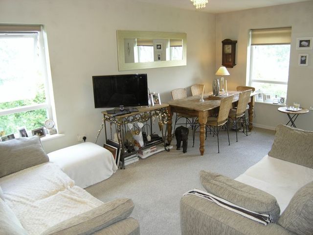  Image of 1 bedroom Flat for sale in Oakley Northcroft Wooburn Green High Wycombe HP10 at Wooburn Green Wooburn Green, HP10 0BZ