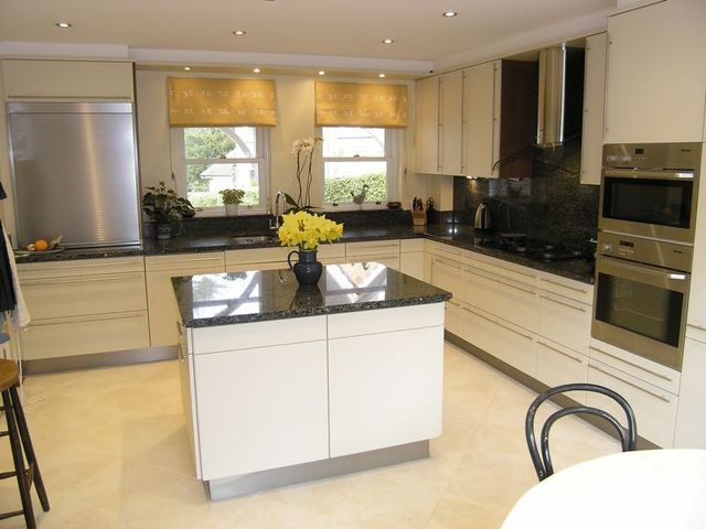  Image of 4 bedroom Detached house for sale in Wooburn Grange Grange Drive Wooburn Green High Wycombe HP10 at Wooburn Green Wooburn, HP10 0QU